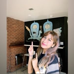 Meet your Posher, Jennifer